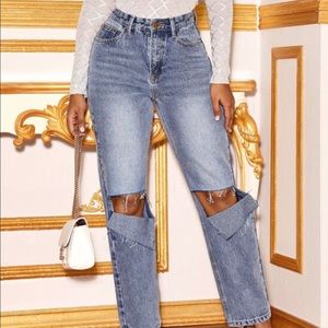 Super Cute Ripped Boyfreind/Mom Jean Stonewash 😍